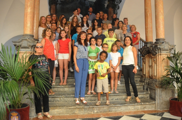 La Diputación recibe a 31 niños acogidos por familias del Valle De Los Pedroches