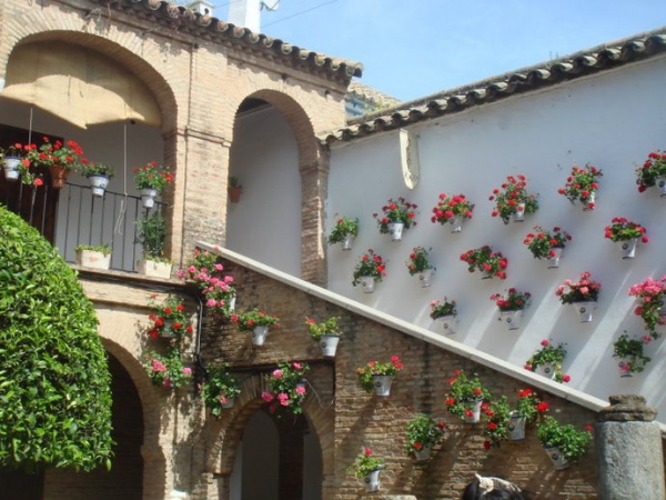 El Ayuntamiento inicia una promoción de los patios de Córdoba desde este miércoles en la costa